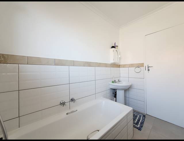 2 BEDROOM APARTMENT RENTED IN NOORDWYK